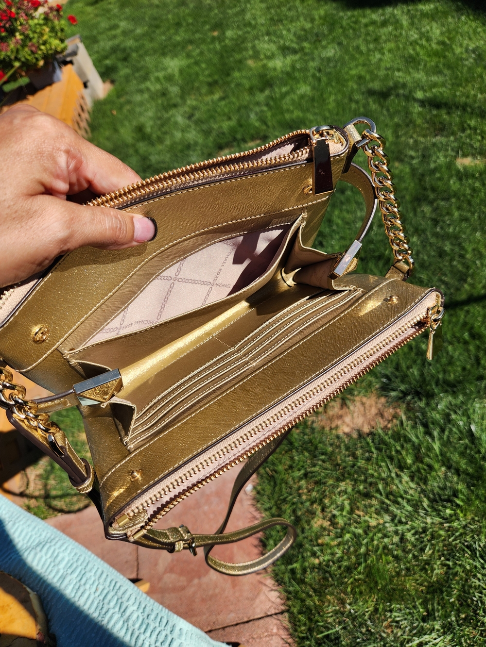 Michael Kors Metallic Gold Crossbody Saddle Bag - Picture 3 of 10